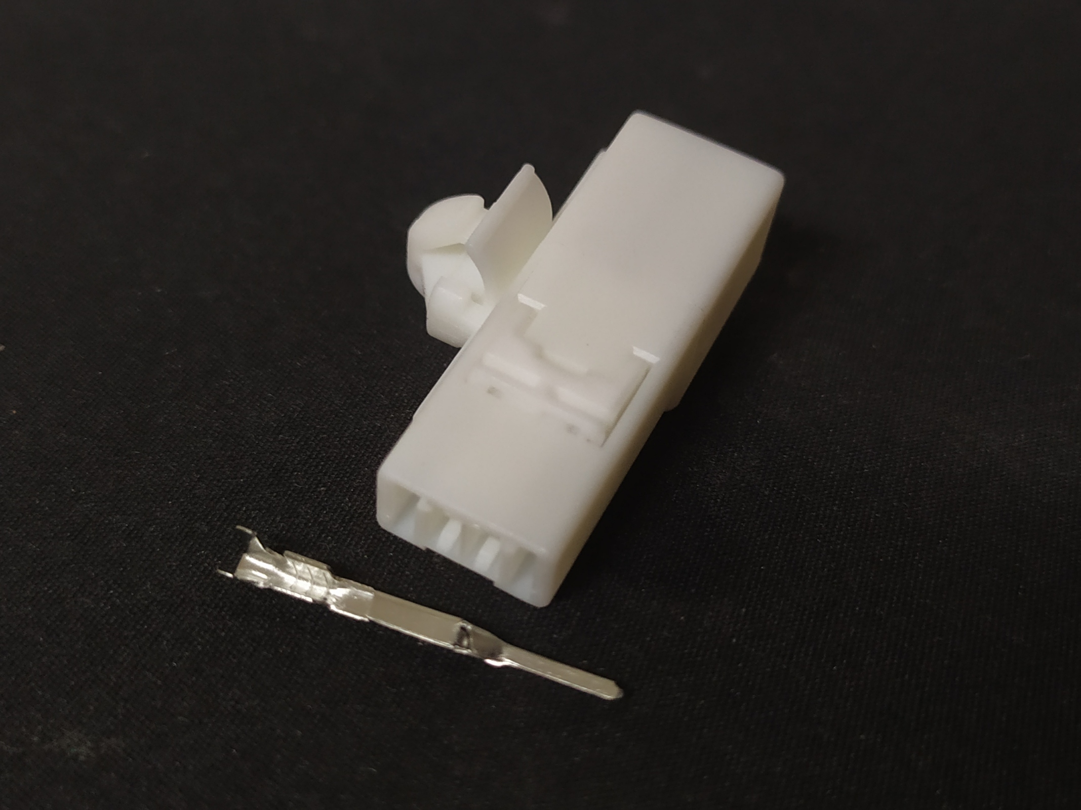 2 พิน ขาว คอนโซลกลาง Toyota #5845