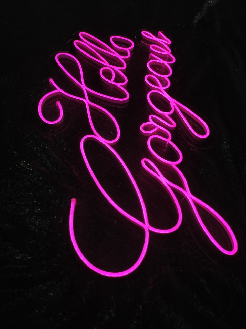 ไฟนีออน เฟค