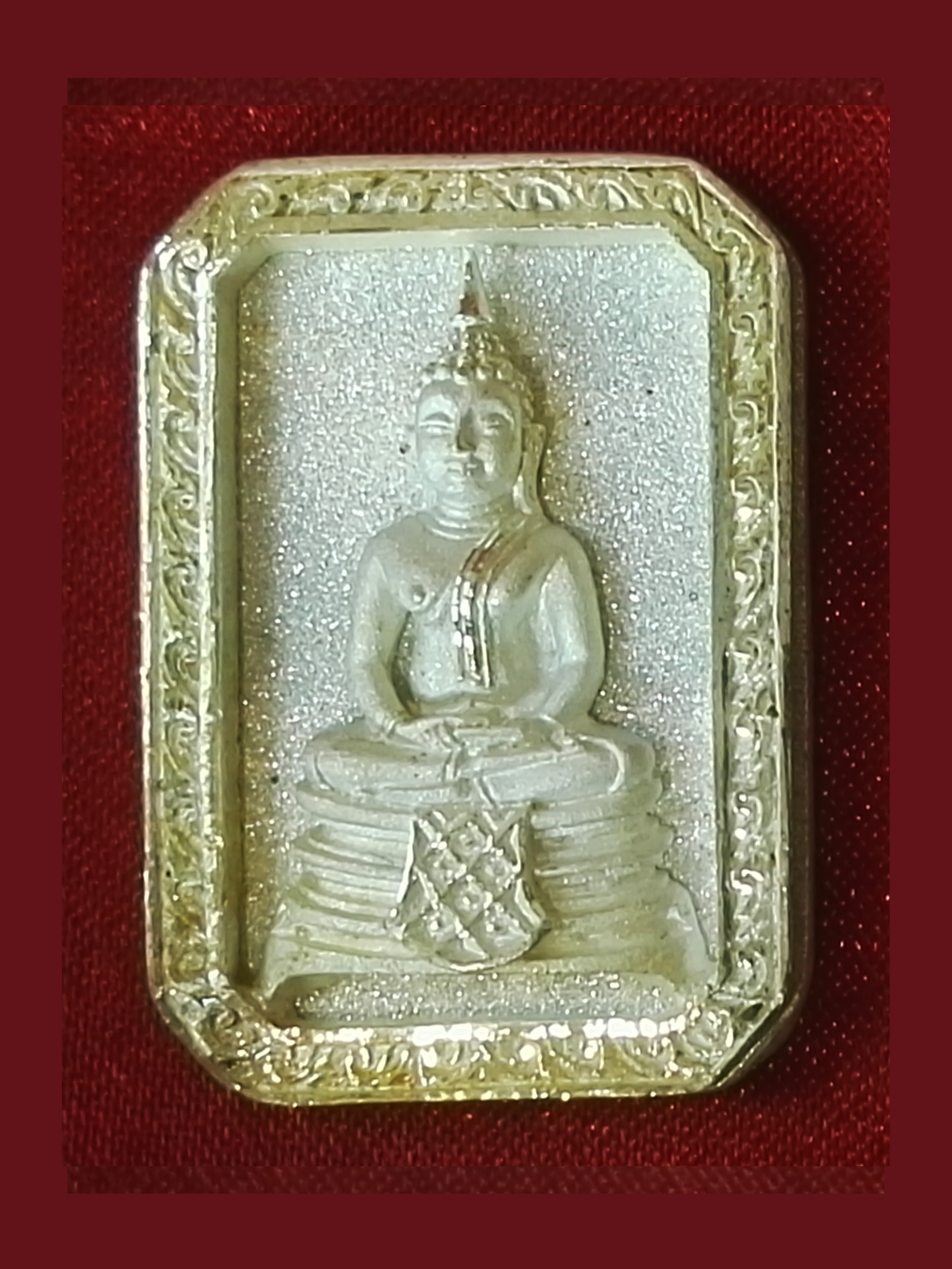 พระพุทธโสธร รุ่นสร้างอุโบสถ เนื้อเงิน พิมพ์แปดเหลี่ยม