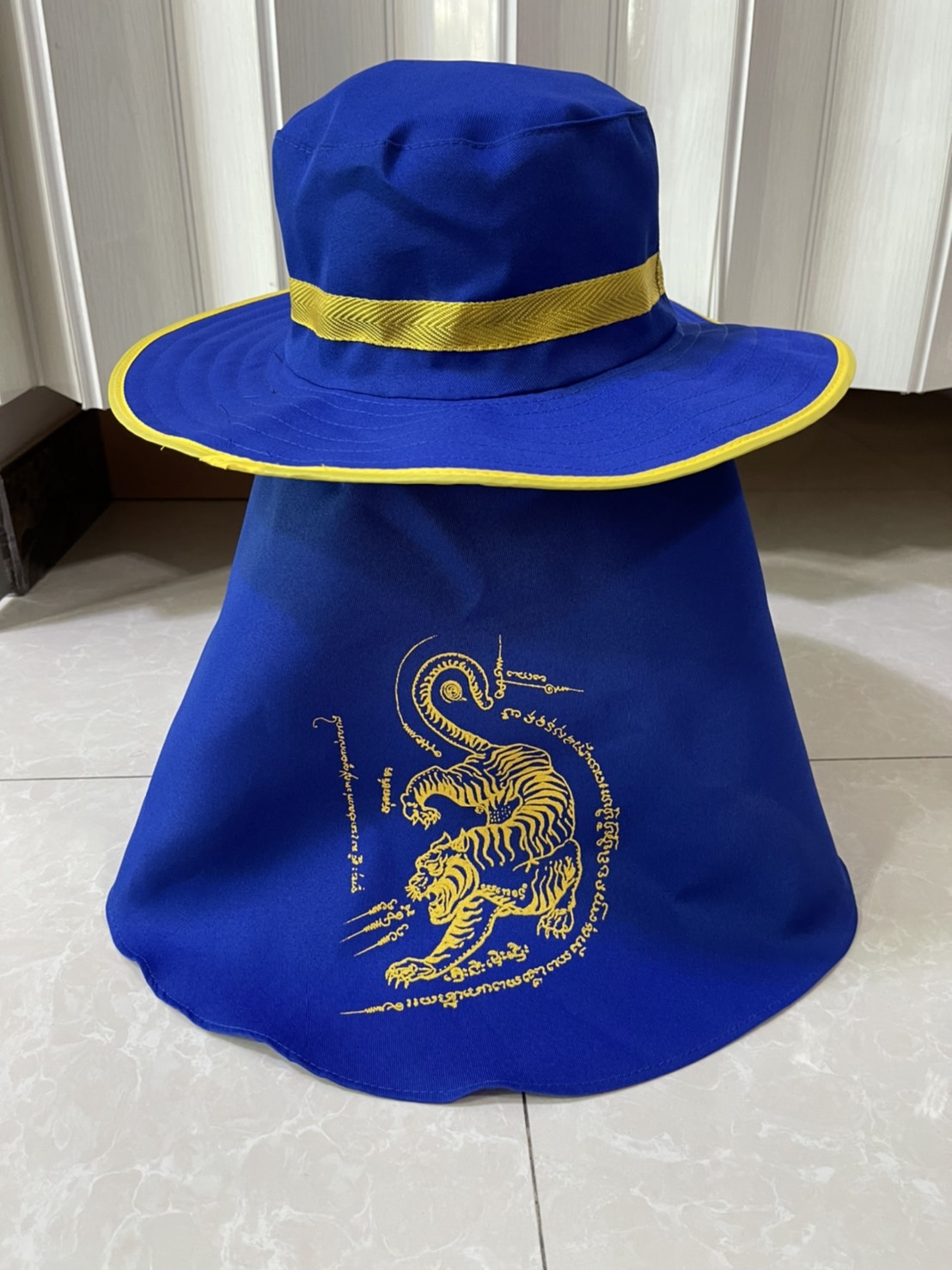 หมวกปีกคลุมหน้าแฟชั่น