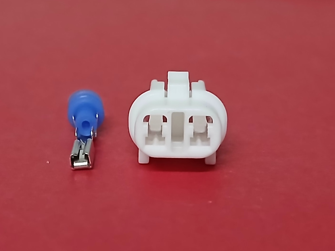 2 พิน ขาว Yamaha มีบ่าล่าง #2321