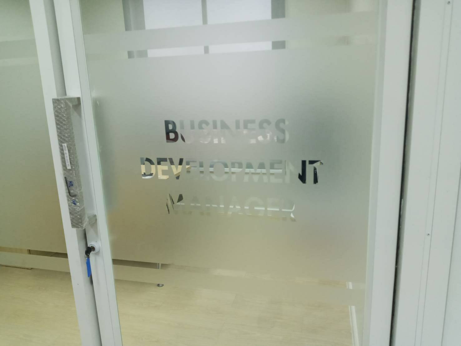 รับงานติดสติกเกอร์ฝ้าทุกชนิด #ฝ้าติดกระจกสำนักงาน