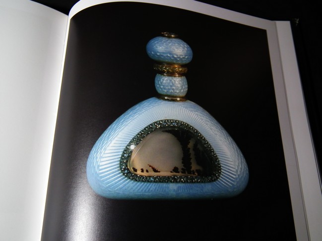 ฟาเเบร์เช่ Faberge’ (ศิลปะวัตถุชุดของใช้ส่วนพระองค์ ใน ร.5) ปกแข็ง