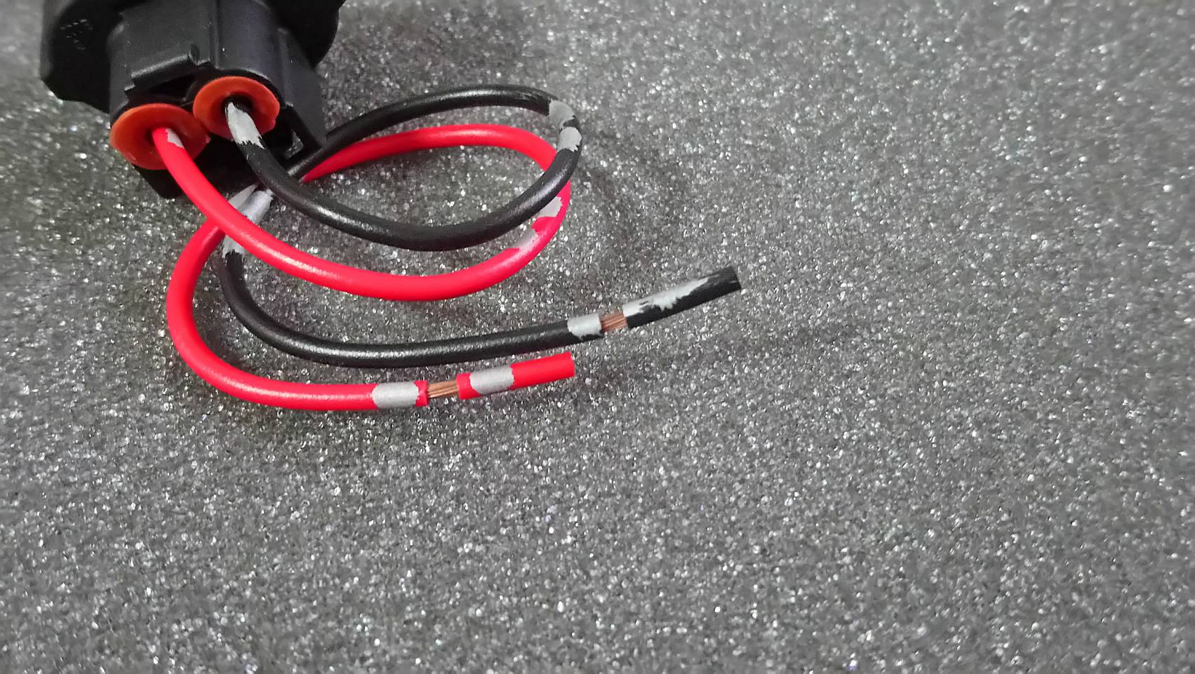 H11 ตัวเมีย แบบติดรถยนต์ พร้อมสาย