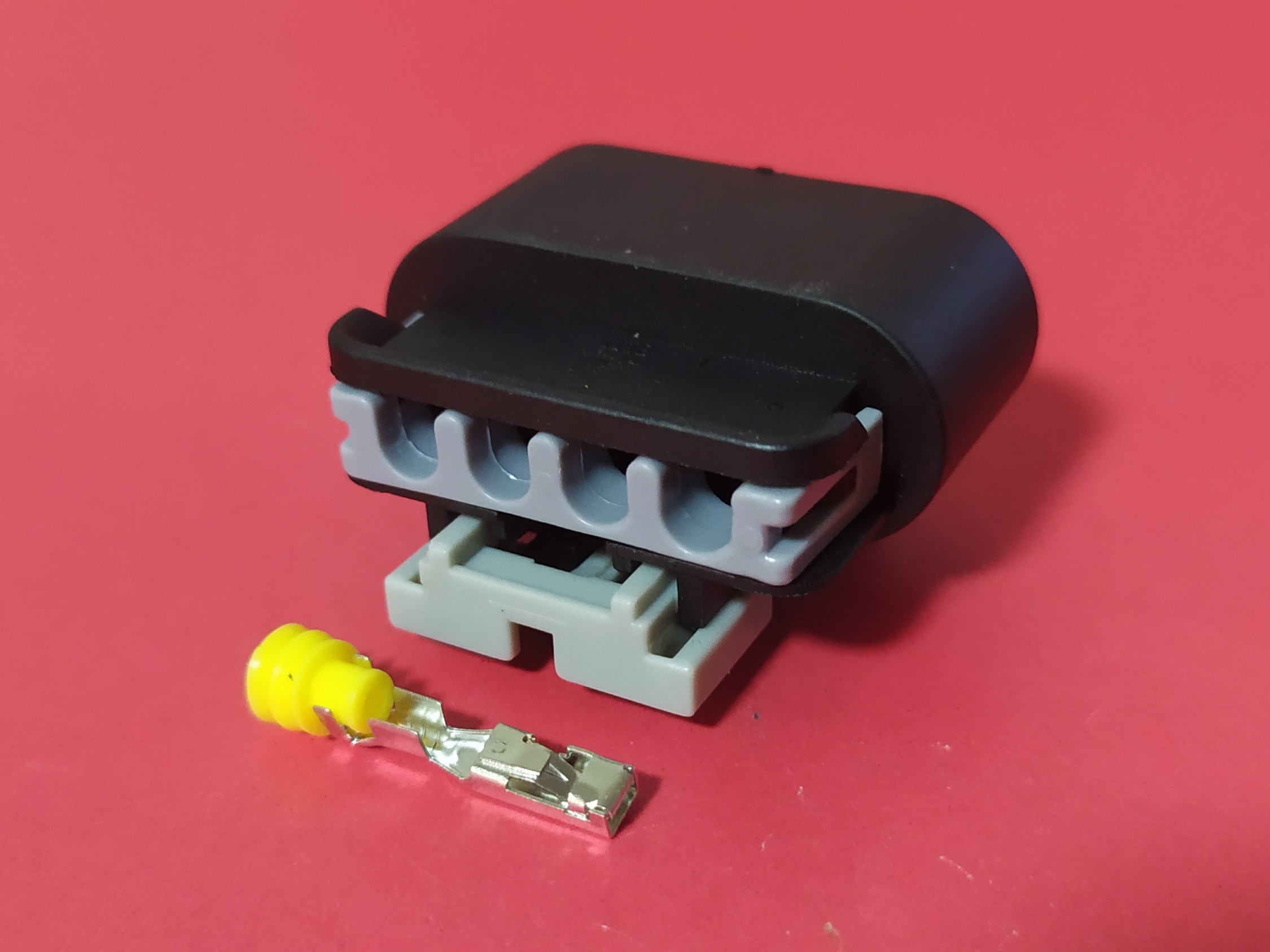 4 พิน ดำ Oil Pump #7042Y-2.8