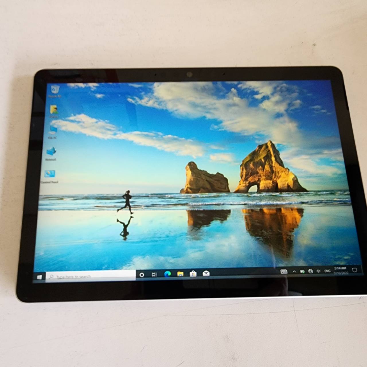 แทปเลต surface go มือสอง ตำหนิขอบจอเป็นเส้น ใช้งานปกติ