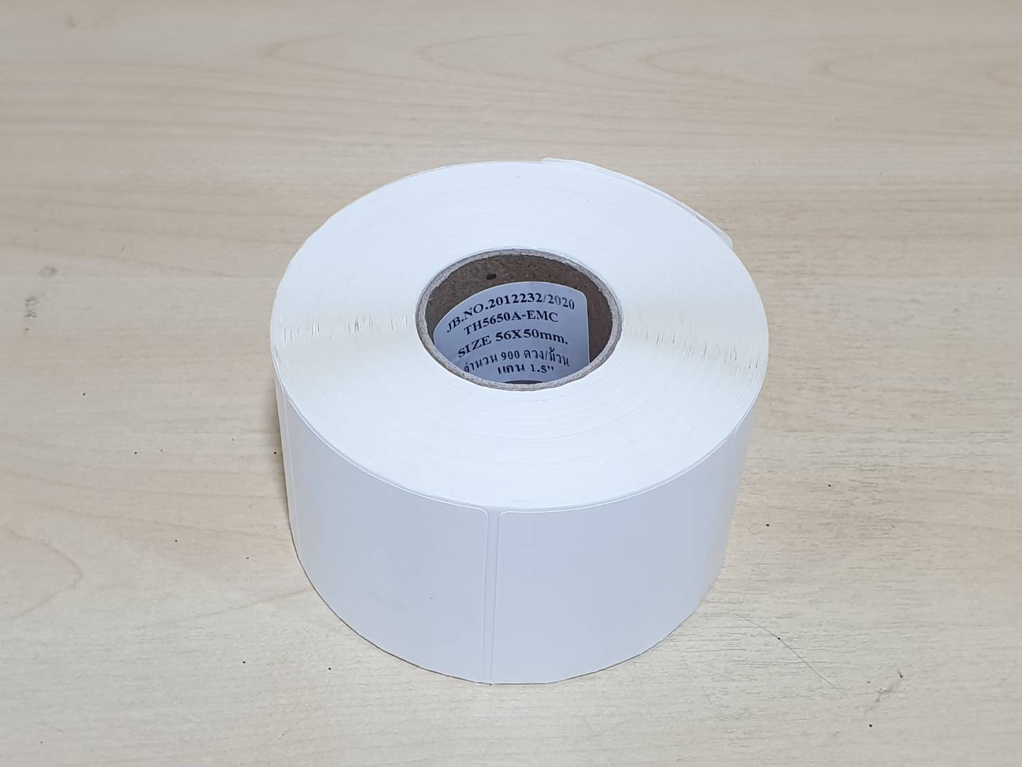 สติ๊กเกอร์เครื่องชั่ง 56x50 mm. แกน 1.5" 900ดวง/ม้วน