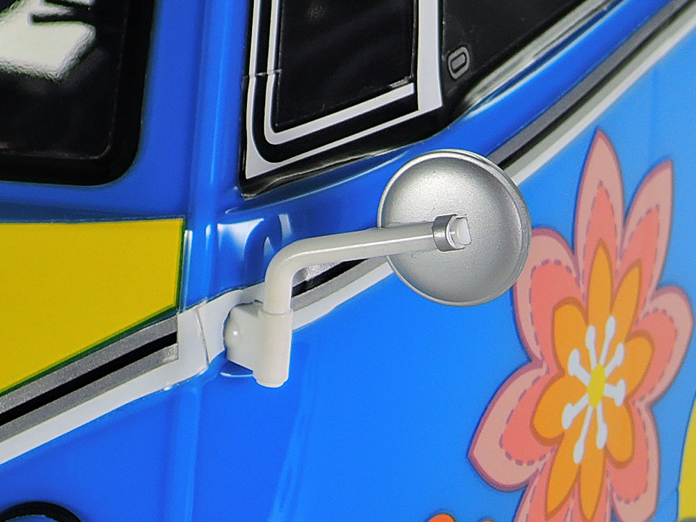 Volkswagen Type 2 (T1)(Flower Power Painted Body) (M-05)
