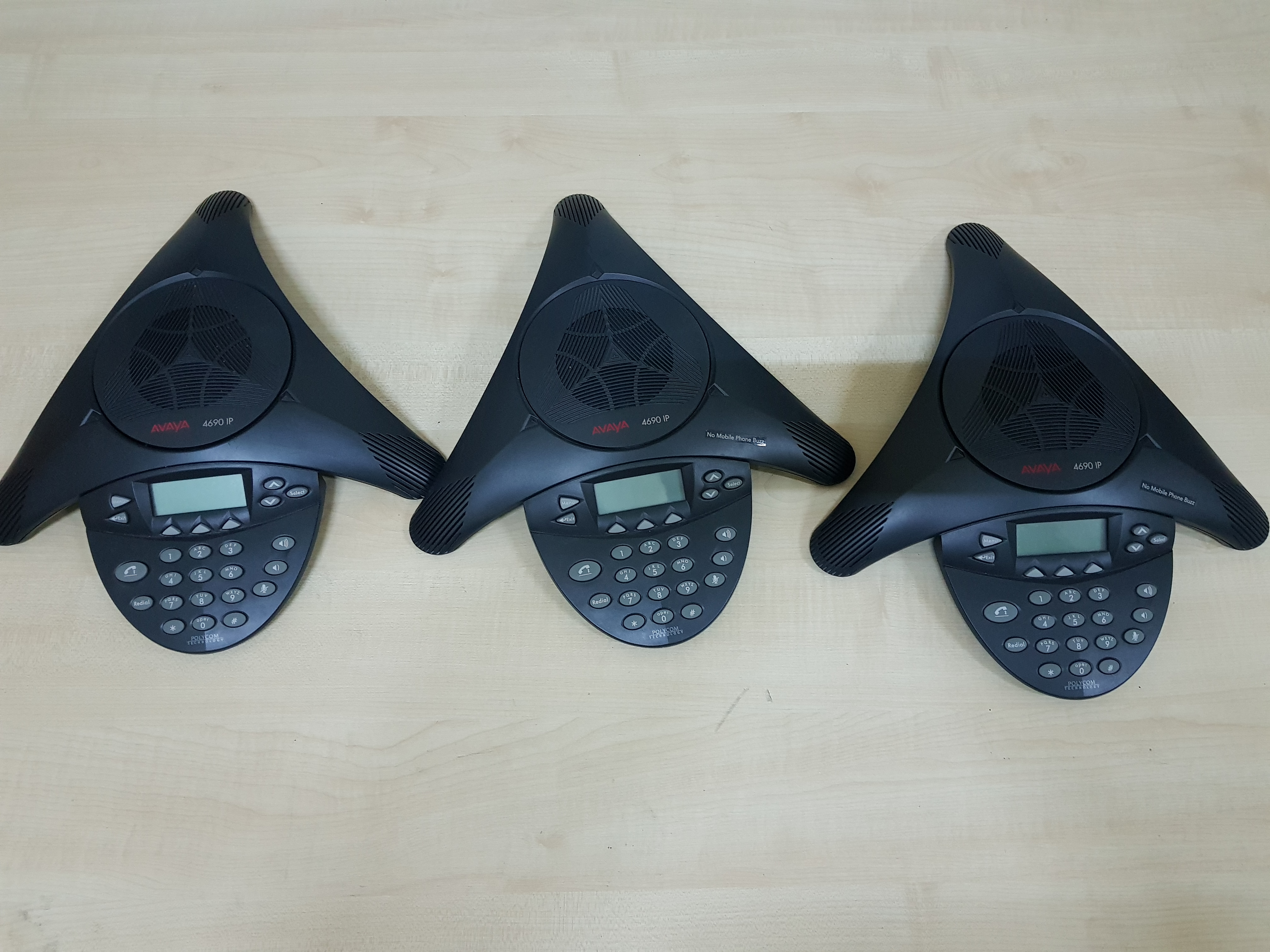 Polycom Avaya 4690 IP Office Conference Phoneเป็นโทรศัพท์การประชุม IP