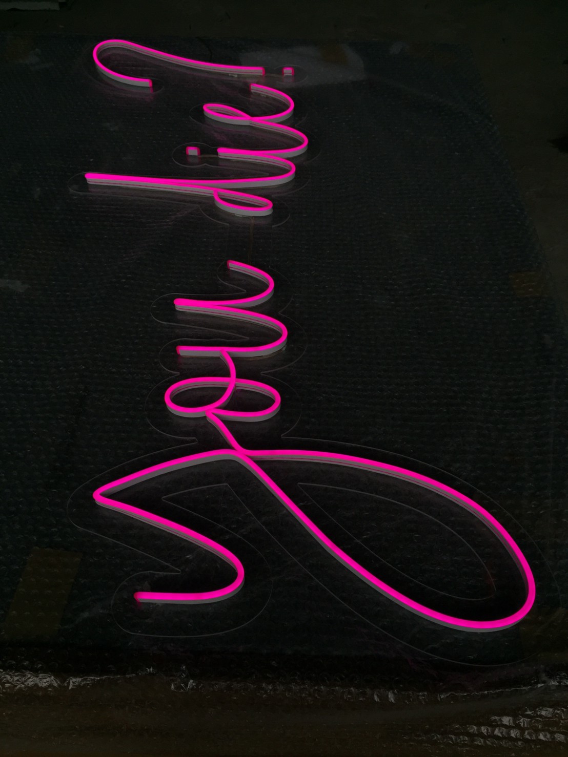 ไฟนีออน เฟค