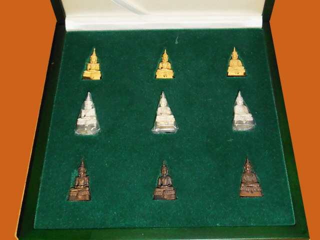 พระแก้วมรกต3ฤดู 9 องค์ วัดบวรนิเวศวิหาร2538