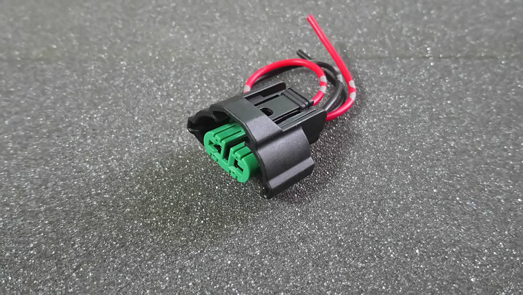 H11 ตัวเมีย แบบติดรถยนต์ พร้อมสาย