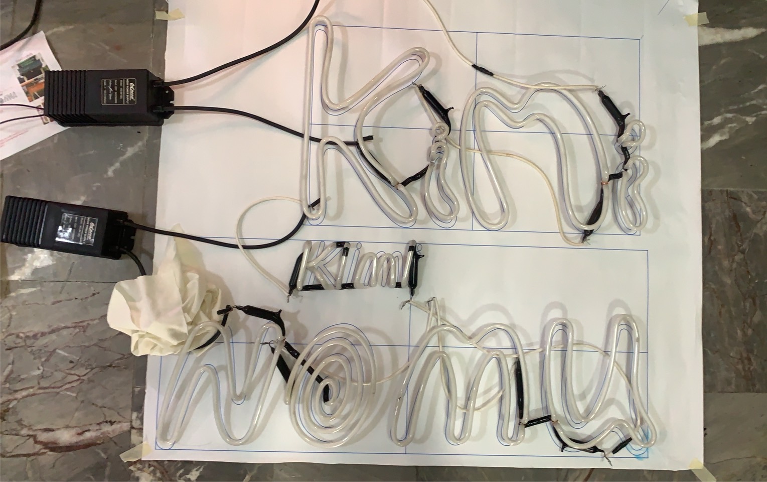 ป้ายไฟดัดหลอดแก้ว KIMI NOMU