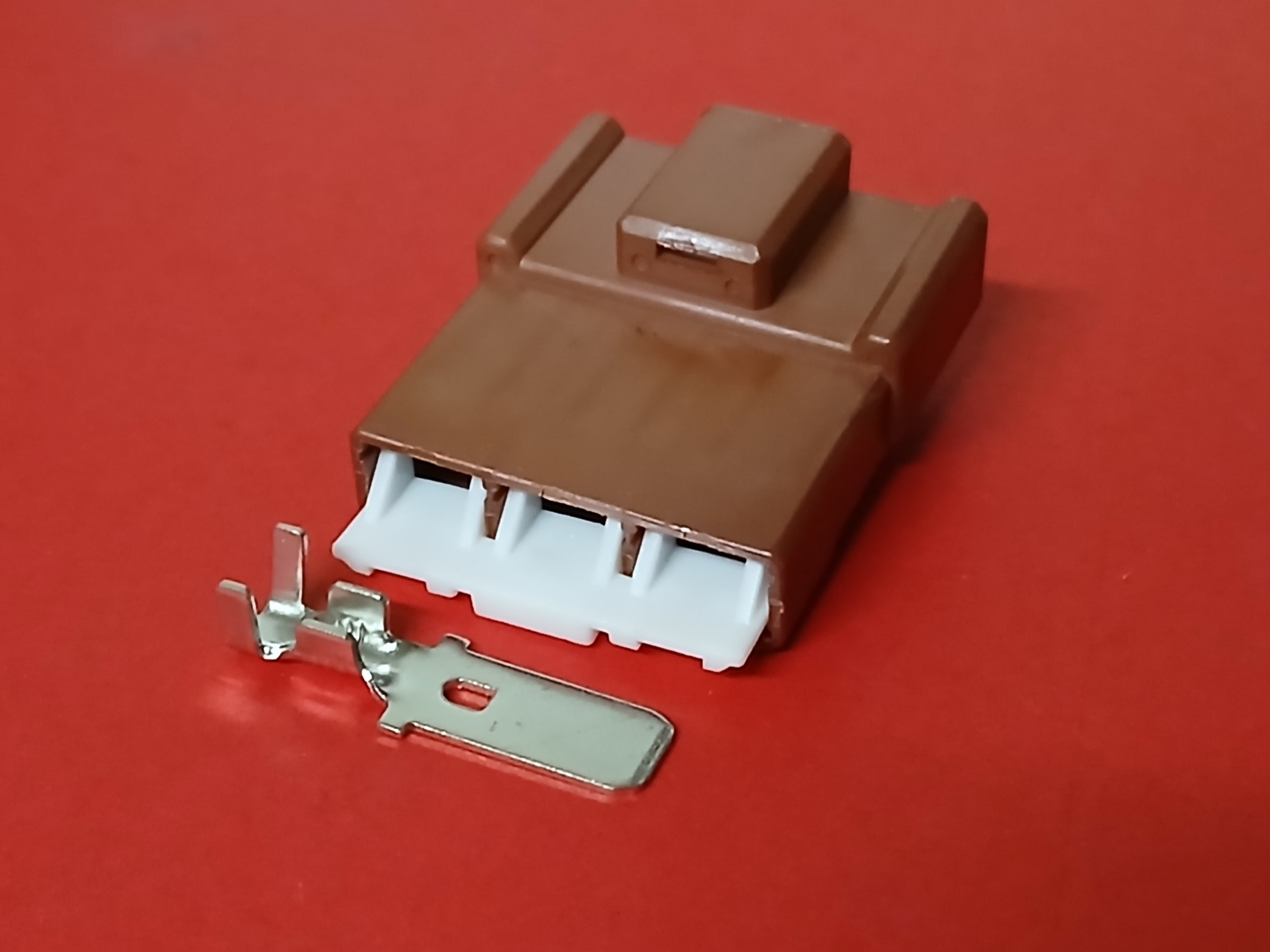 3 พิน น้ำตาล มัดไฟ Honda Pcx Click #0208