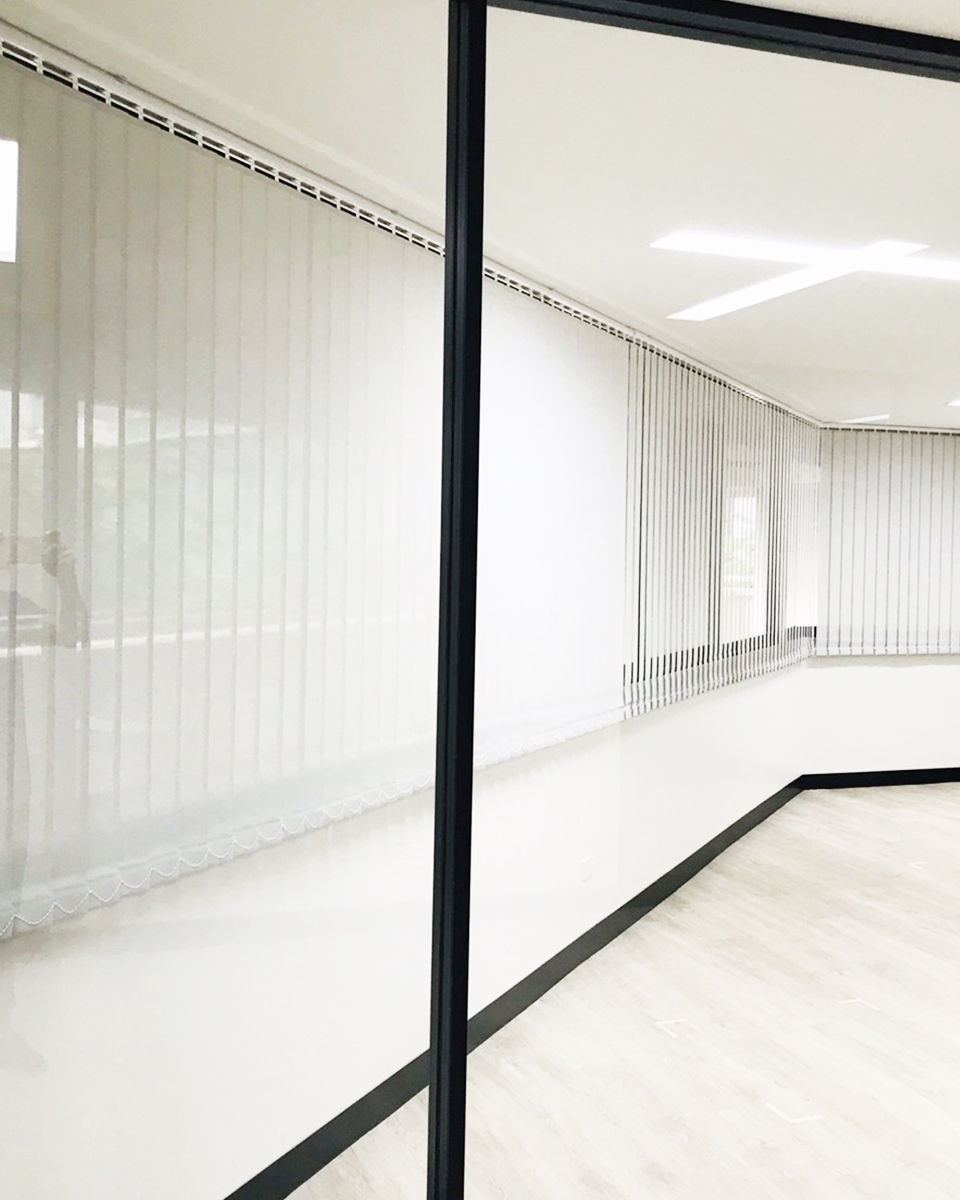 ม่านปรับแสงโปร่งแสง"Sunscreen Vertical Blinds"ผ้าม่าน ม่าน มู่ลี่ มู่ลี่ไม้ ม่านม้วน วอลเปเปอร์ รับติดตั้ง ออกแบบ ราคาถูก ทุกประเภท ทุกรูปแบบ