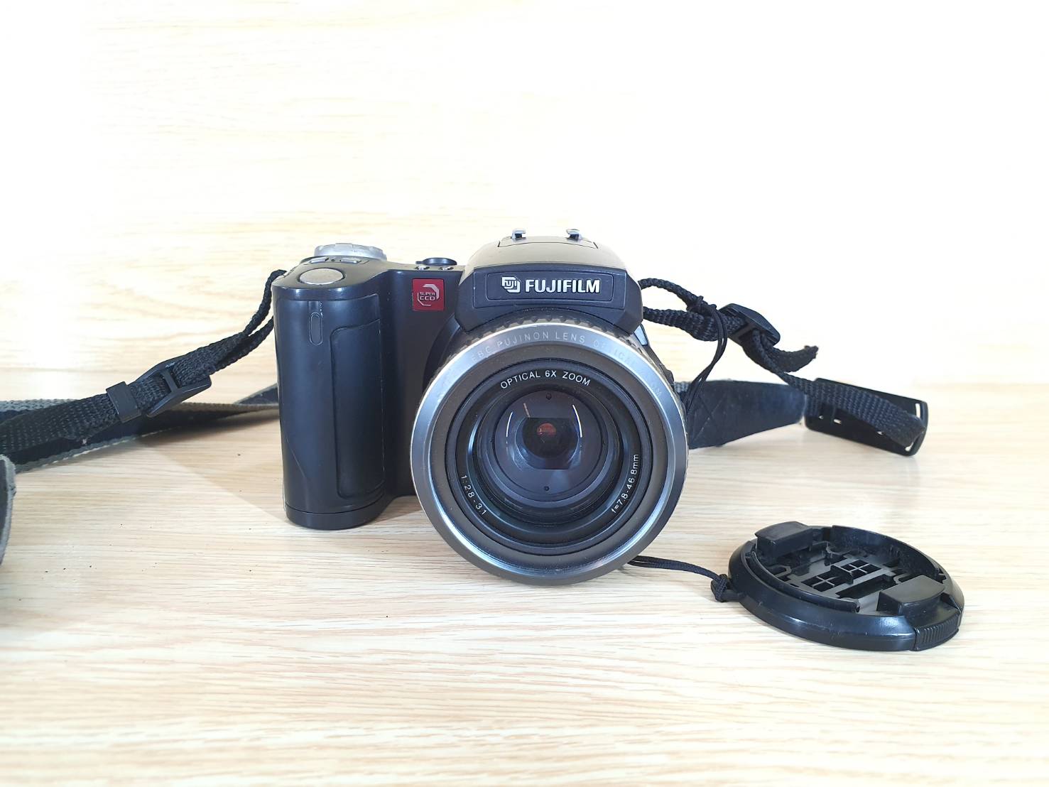 Fujifilm FinePix 6900 Zoom Overview