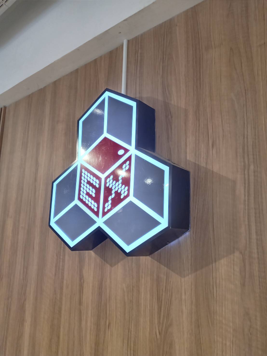 งานติดตั้งป้ายกล่องไฟไดคัท กล่องไฟติดหน้าร้าน สมุทรสาคร