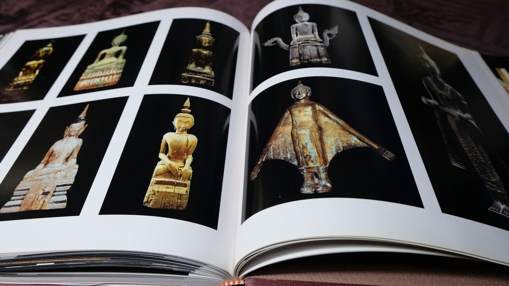 Lao Buddha: The Image and Its History by Somkiart Lopetcharat พระพุทธรูปล้านช้าง โดย สมเกียรติ โล่เพชรัตน์ (พรีออเดอร์-สอบถาม)