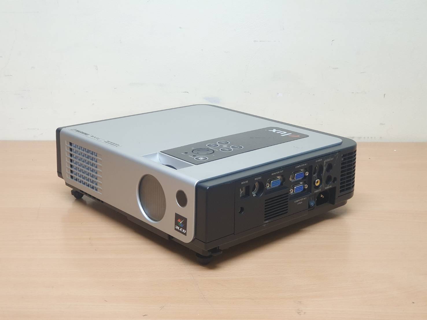 โปรเจคเตอร์ ELUX CORPORATION EX2025W+ มือสอง