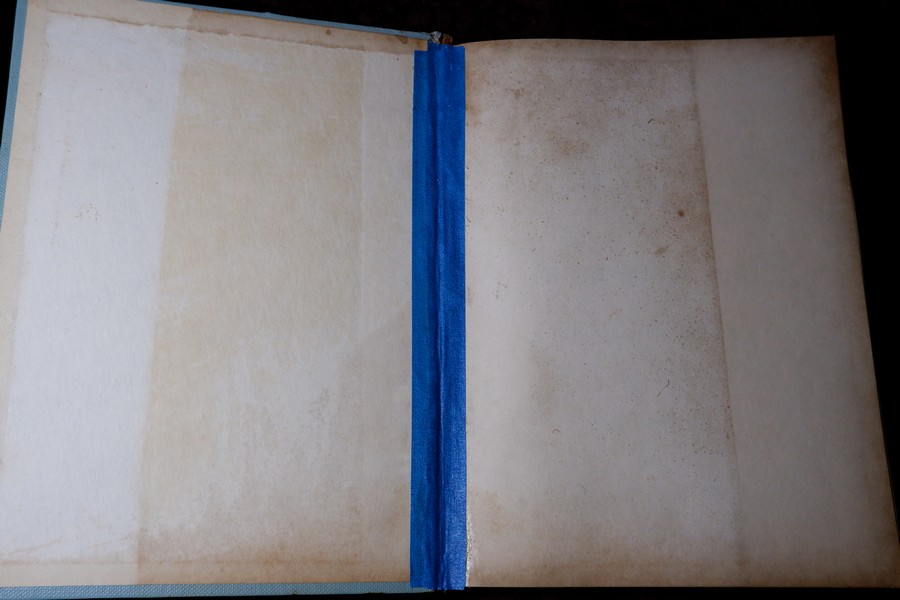 โหราศาสตร์ประยุกต์ ฉบับมาตรฐาน โดย อ.เทย์ สาริกบุตร ปกเเข็ง ปี 2511 หนา 440 หน้า