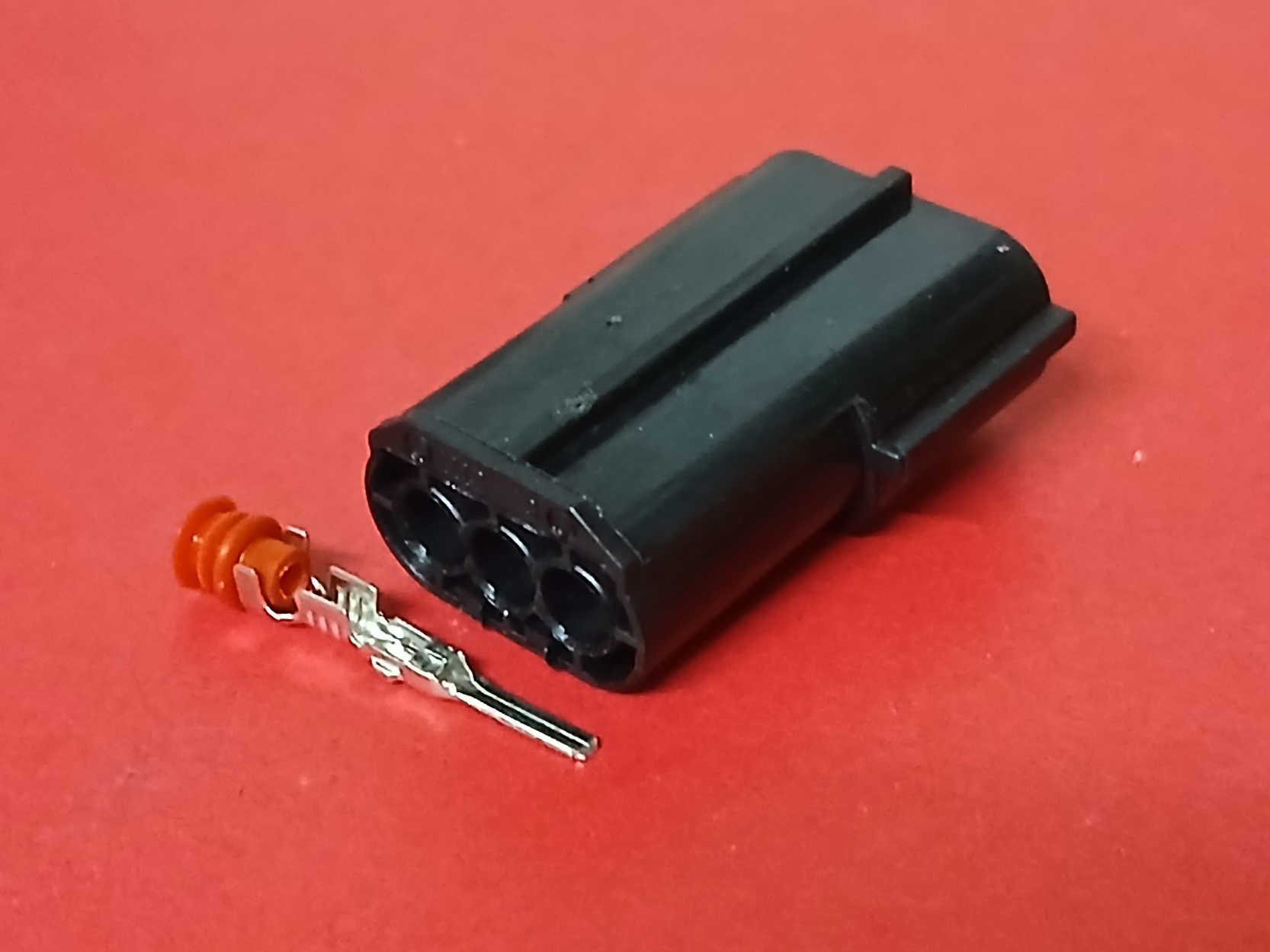 3 พิน DE ท้ายราง D-max