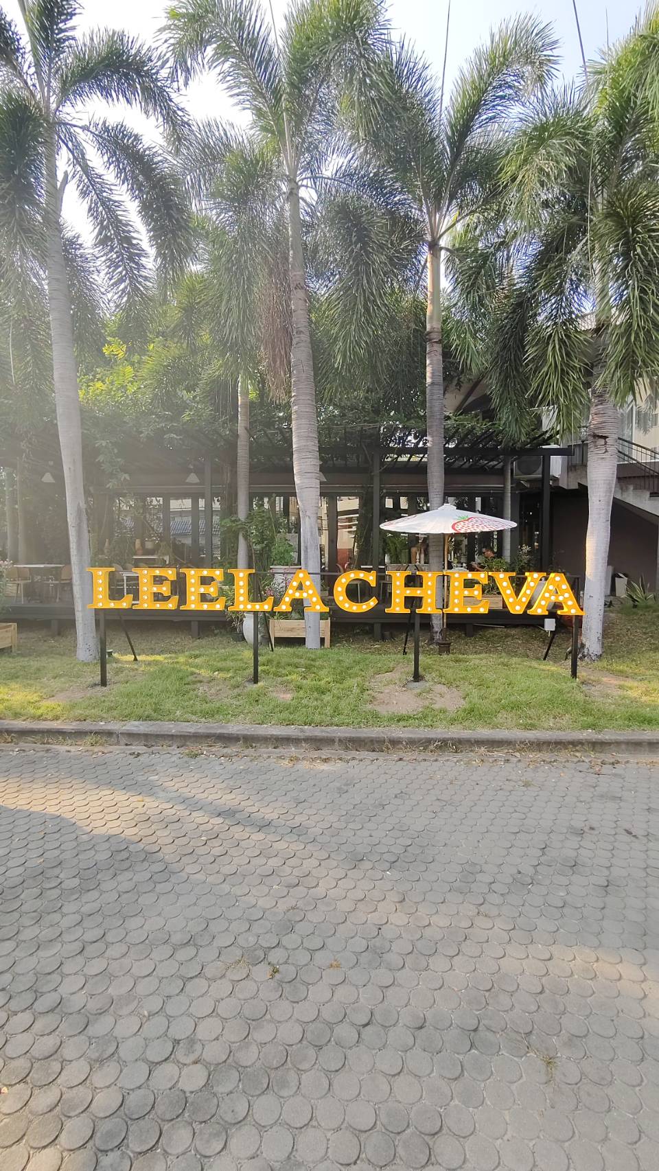 ป้ายอักษรไฟปิงปอง '' LEELA CHEVA ''