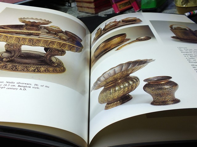 The Suan Pakkad Palace Collection (พระราชวังสวนผักกาด) หนา 133 หน้า ปี 2534