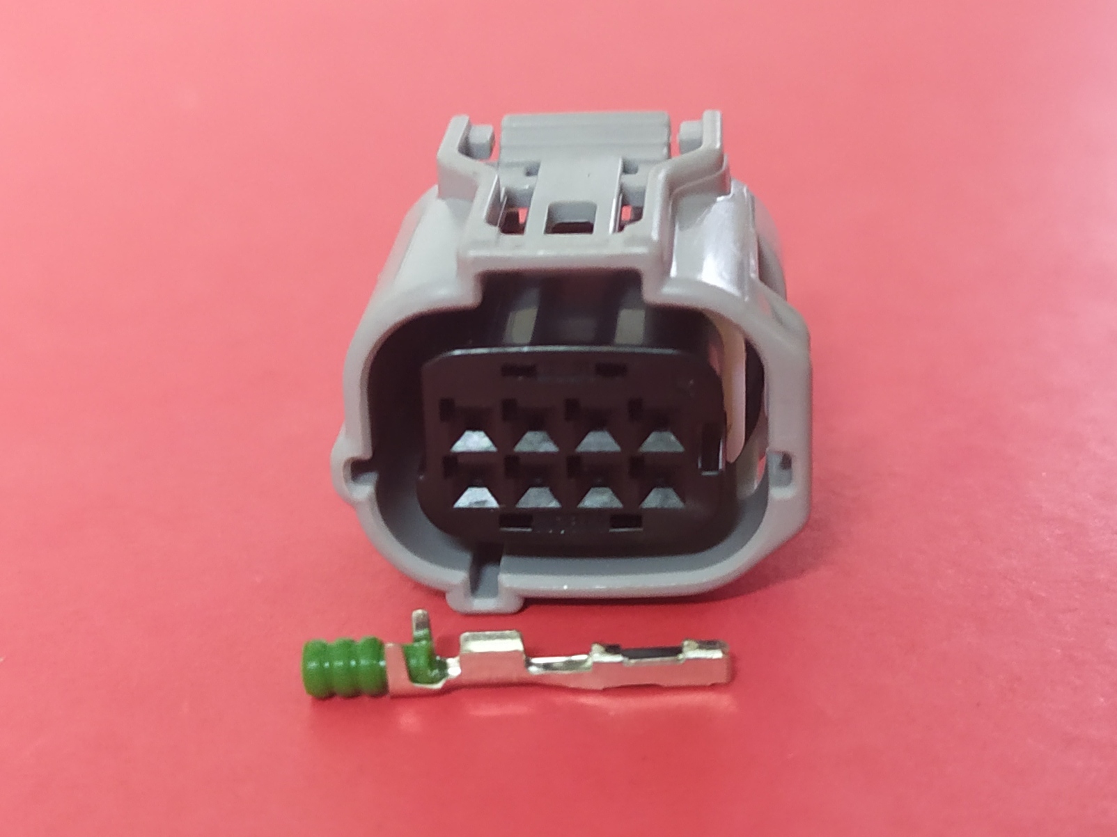 8 พิน เทา ไฟฝาท้าย Toyota Revo #1240