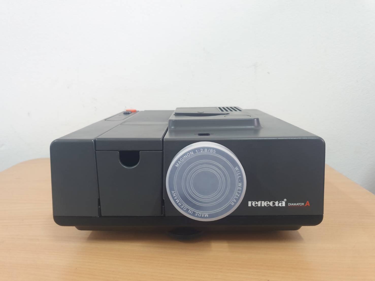 REFLECTA DIAMATOR A ประเภท 1001 สไลด์โปรเจ็กเตอร์พร้อมอะแดปเตอร์ถาดแบบหมุน
