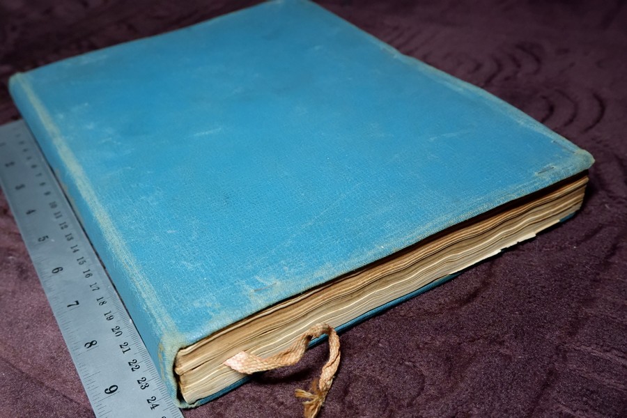 คู่มือนักทำยา โดย สุนทร ทองนพคุณ พิมพ์ครั้งเเรก หนา 503 หน้า (สอบถาม)