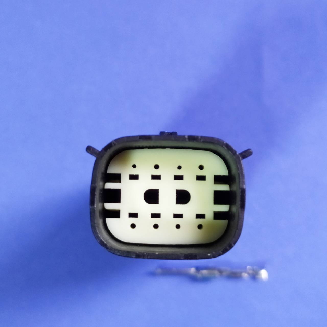 8 พิน ไฟหน้า Ford Ranger #4901