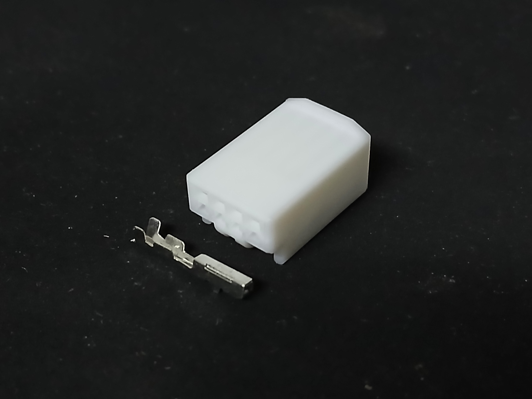 4 พิน ขาว #11950