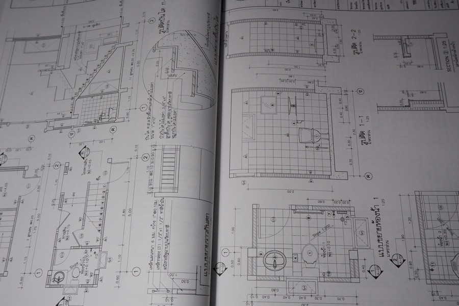 เเบบบ้านเพื่อประชาชน เล่ม 4 บ้านครอบครัวไทยเป็นสุข (บ้านในเมือง) โดย กรมโยธาธิการ พิมพ์ปี 2546 (สอบถาม)