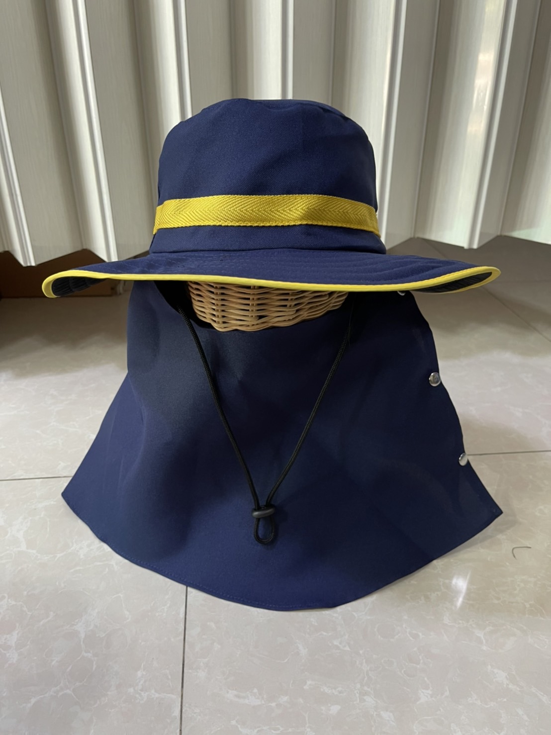 หมวกปีกคลุมหน้าแฟชั่น