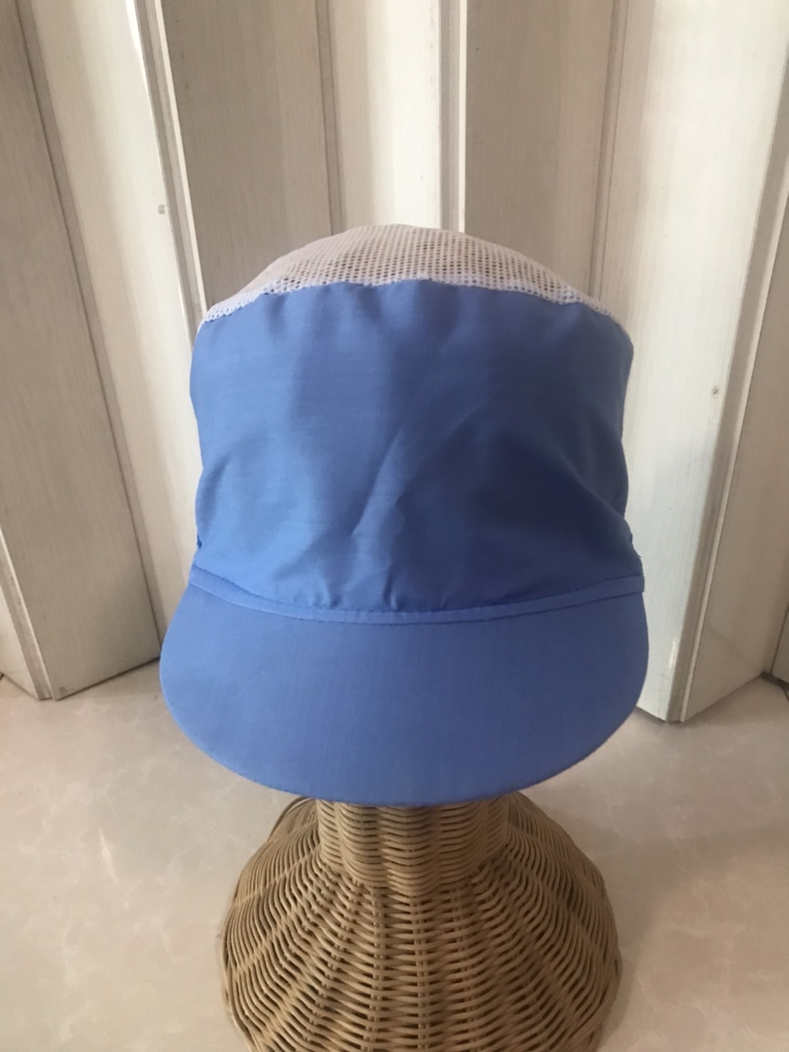 หมวกคลุมผมตาข่ายบน เสริมเน็ตท้ายทอย หมวกแม่ครัว หมวกโรงงาน หมวกคลุมผมเสริมเน็ต มีทั้งผ้าโซล่อนและผ้าโทเร