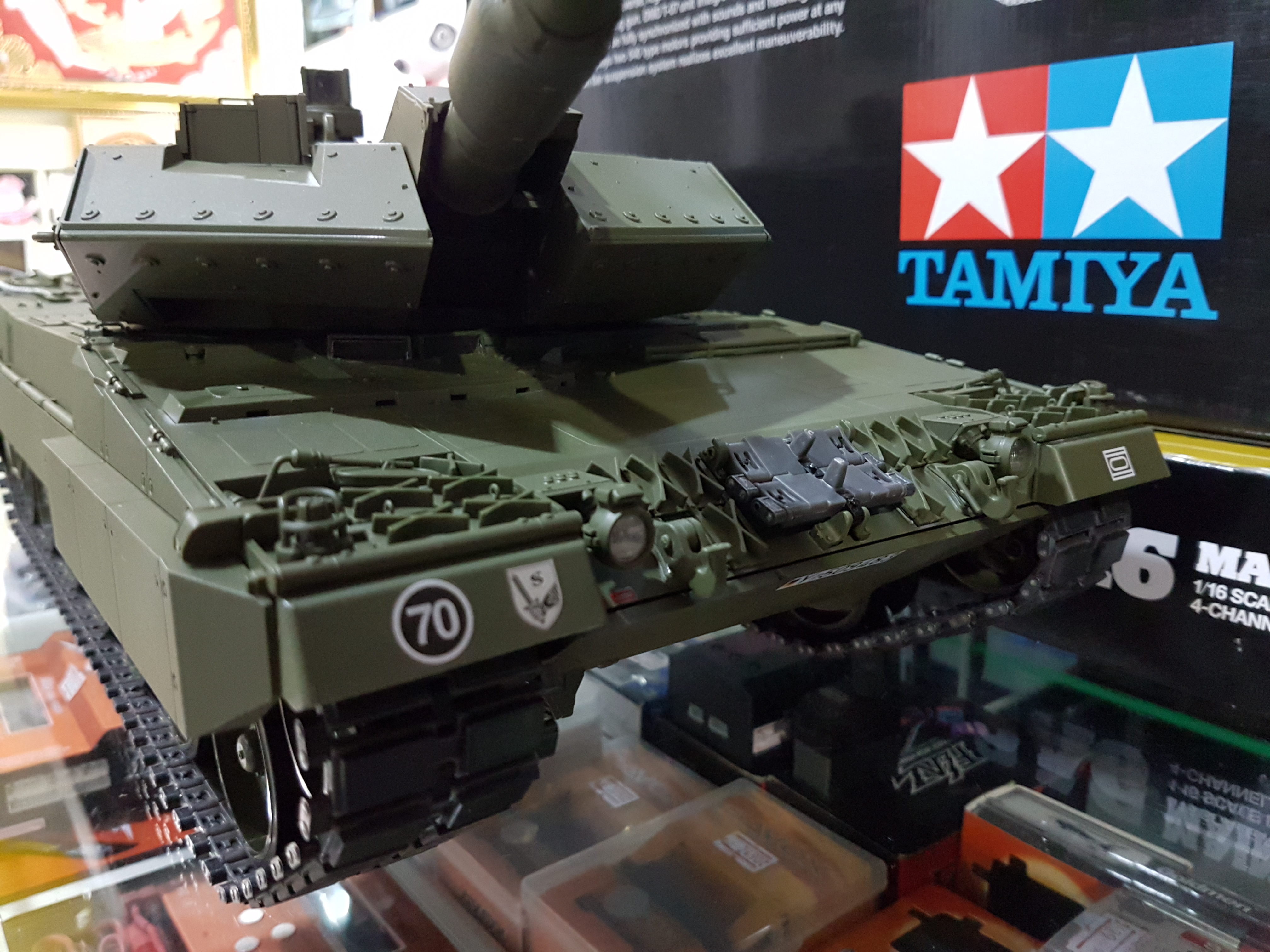 Leopard 2 A6 Main Battle Tank (Full-Option Kit).