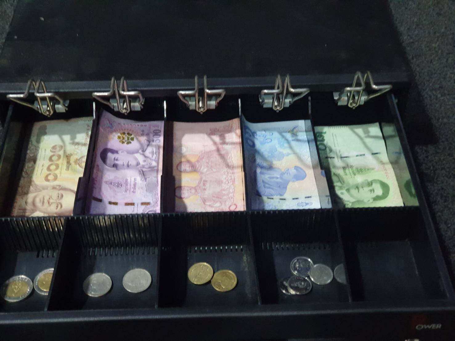 ลิ้นชักเก็บเงิน ลิ้นชักเก็บเงินสด5ช่องธนบัตร 5ช่องเหรียญ เกะเก็บเงินสด Cash drawer PG-3000