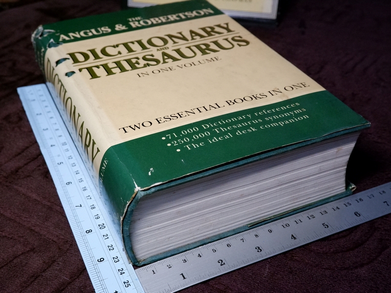 the angus & robertson dictionary and thesaurus in one volume