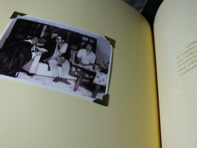 60 ปี พระบารมีปกฟ้า เนื่องในวโโรกาสบรมราชาภิเษก 60 ปี โดย กระทรวงยุติธรรม ปกแข็ง 2 เล่มบรรจุในกล่อง