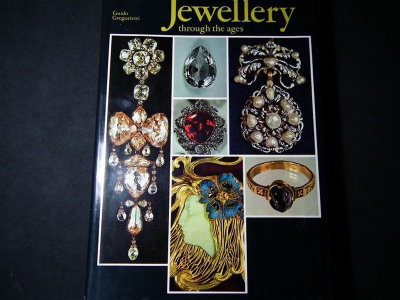จิวเวลลี่โบราณ Jewellery through the ages ปกแข็งเล่มใหญ่ ปี 1970