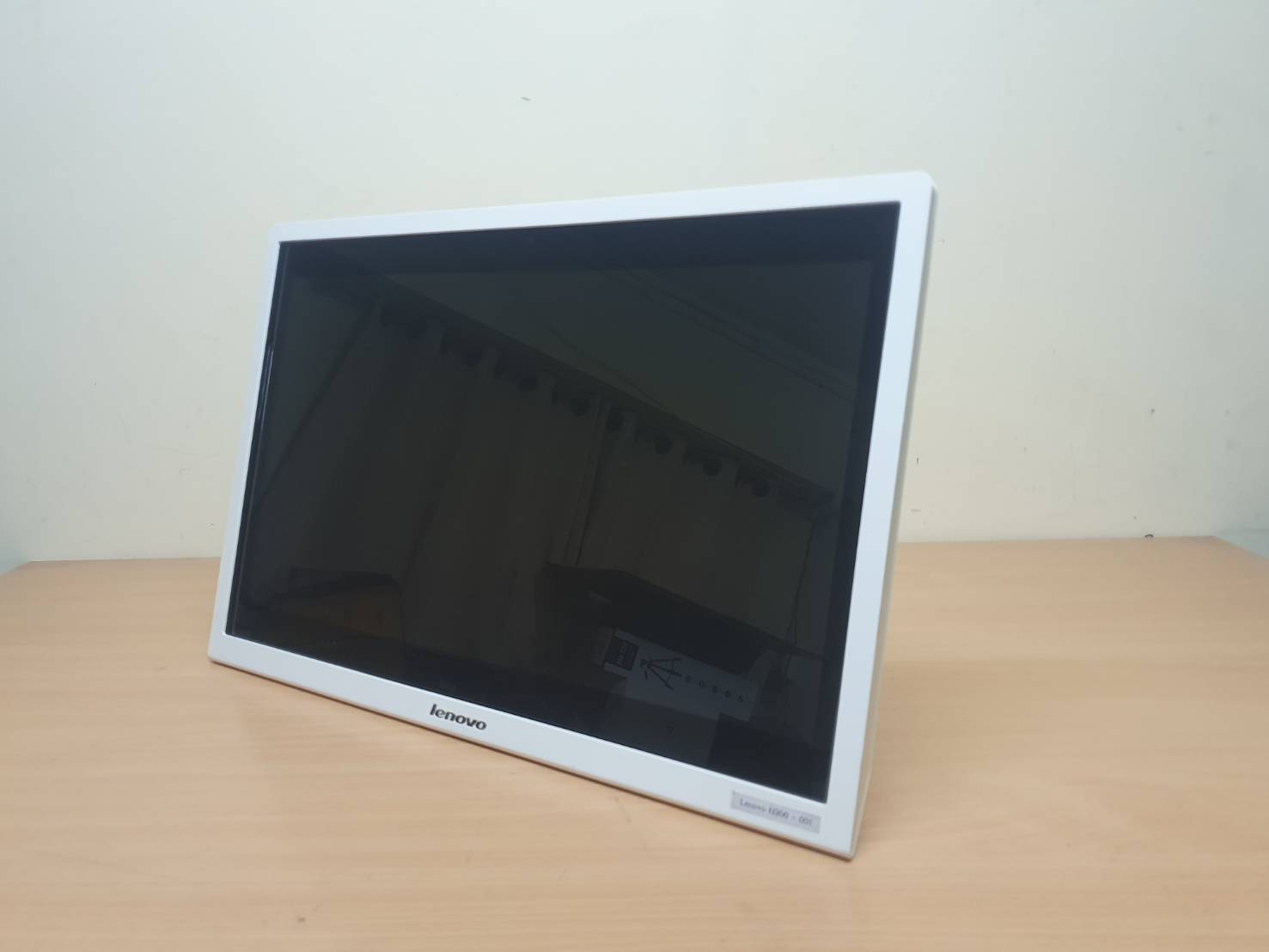 Lenovo IdeaCentre N300 หน้าจอสัมผัส ขนาด 19.5 นิ้ว มือสอง