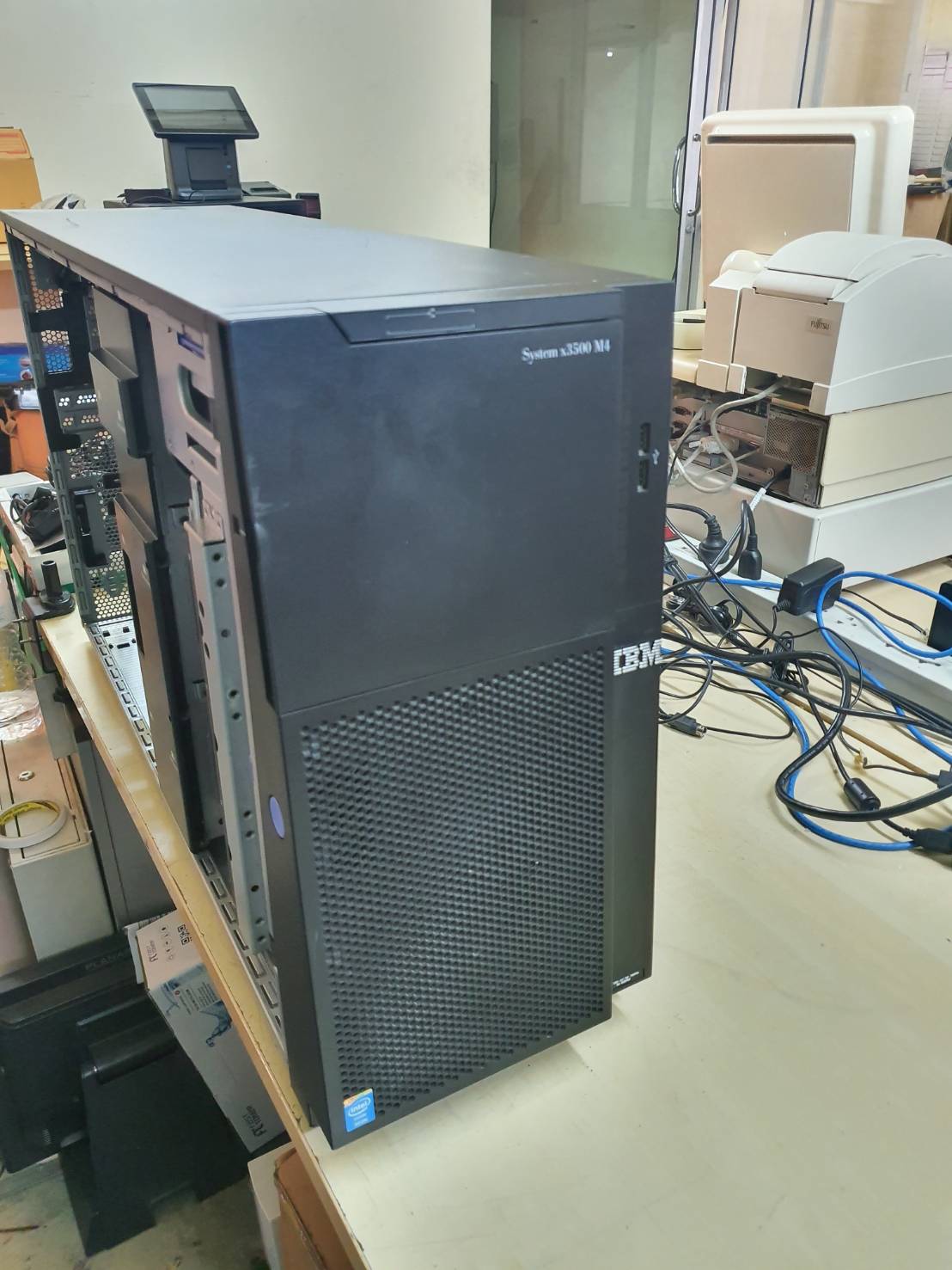 IBM Tower Server System x3500 M4 มือสอง