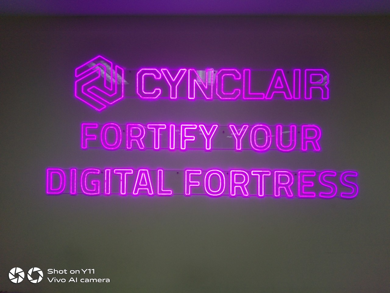 ป้ายไฟดัด LED '' CYNCLAIR ''