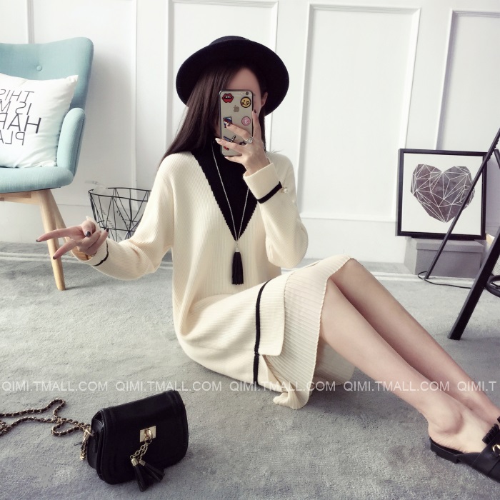 พรีออเดอร์ - เดรสไหมพรม Pre - DT119 (สีครีม)