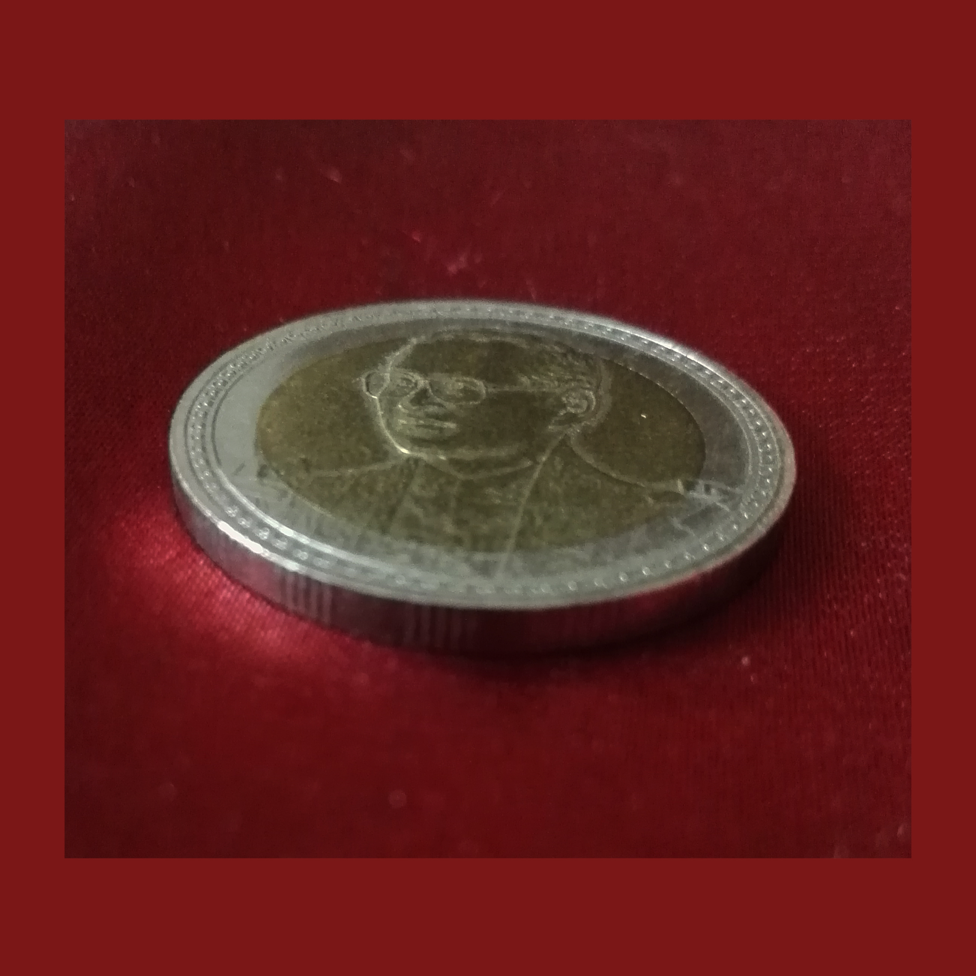เหรียญ10บาท พระชนมพรรษาครบ 75 พรรษาในหลวง