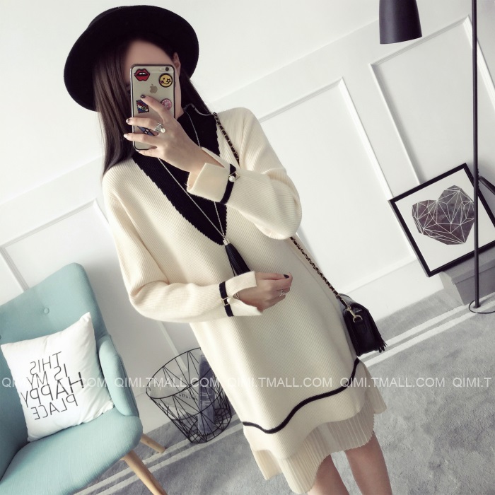 พรีออเดอร์ - เดรสไหมพรม Pre - DT119 (สีครีม)