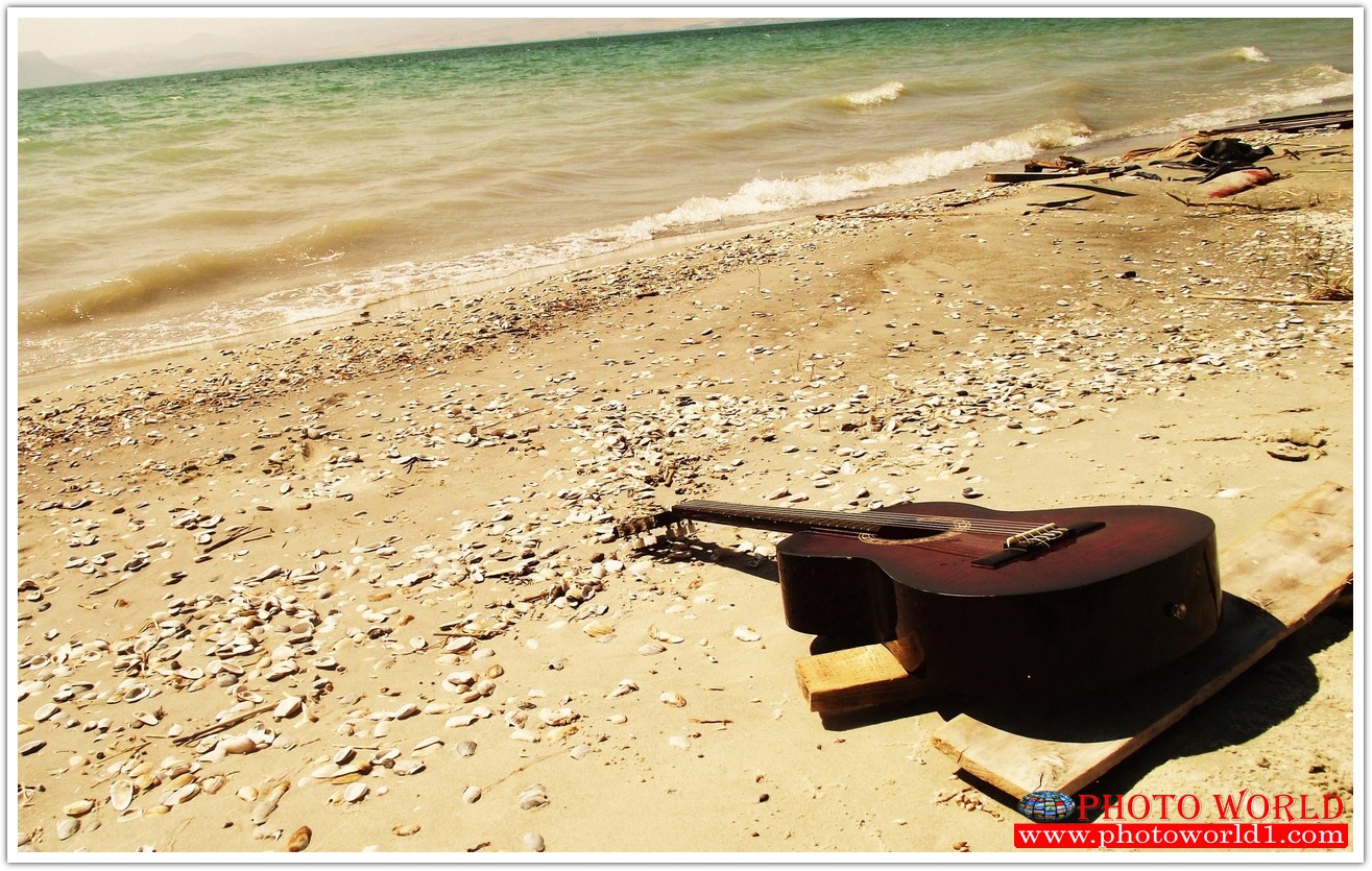 วอลเปเปอร์รูปภาพติดผนังสั่งทำ MUSIC มีภาพให้เลือกกว่า 50,000 ภาพ ออกแบบกราฟฟิค หรือ รูปภาพตามที่ท่านกำหนด ในสไตล์ท่านเอง "custom made"