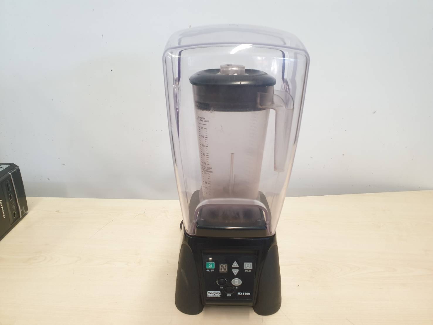 เครื่องปั่นสมูทตี้ เครื่องปั่นน้ำผลไม้ Waring รุ่น MX1100XTSEE มือสอง