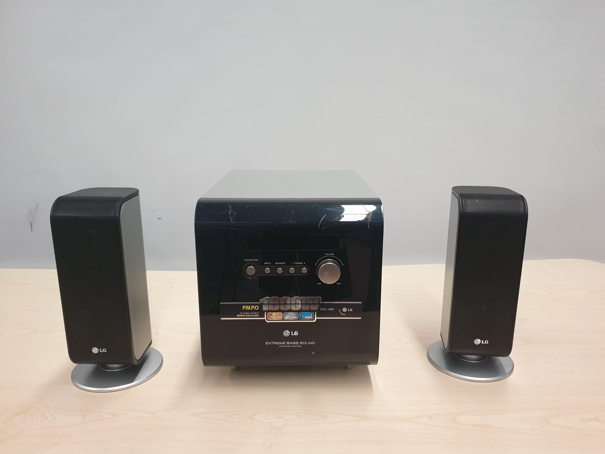 ลำโพงสเตอริโอและลำโพงซับวูฟเฟอร์ แอลจี 1600w. ใช้ต่อกับคอมพิวเตอร์ได้ ฟังเอฟเอ็มได้