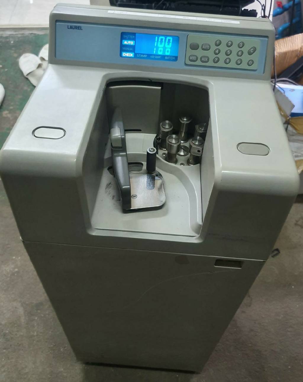 เครื่องนับธนบัตรลอเรล (Laurel PV-30C) มือสอง